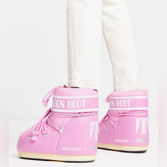 Moon Boot Pink Lace-Up Winter Boots with Branded Cuff - Picture 13 of 16